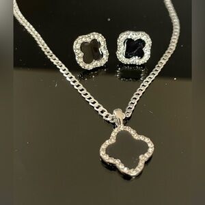 925 Sterling Silver 4 leafs clover Earrings and Necklace set